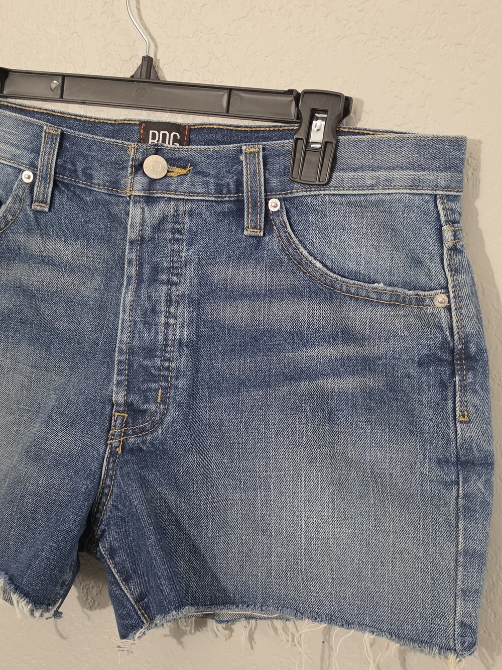BDG Urban Outfitters Boyfriend Low Rise Denim Cutoff Shorts Women's 27 - Picture 2 of 8